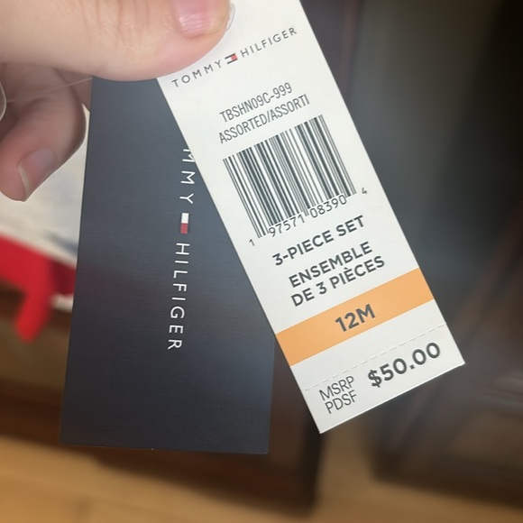 Kids 12 months 3 piece Tommy Hilfiger set, new with tags - Picture 4 of 5